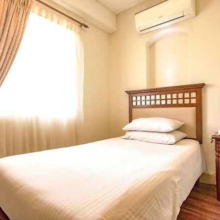 Hotel Emilia Davao Екстер'єр фото