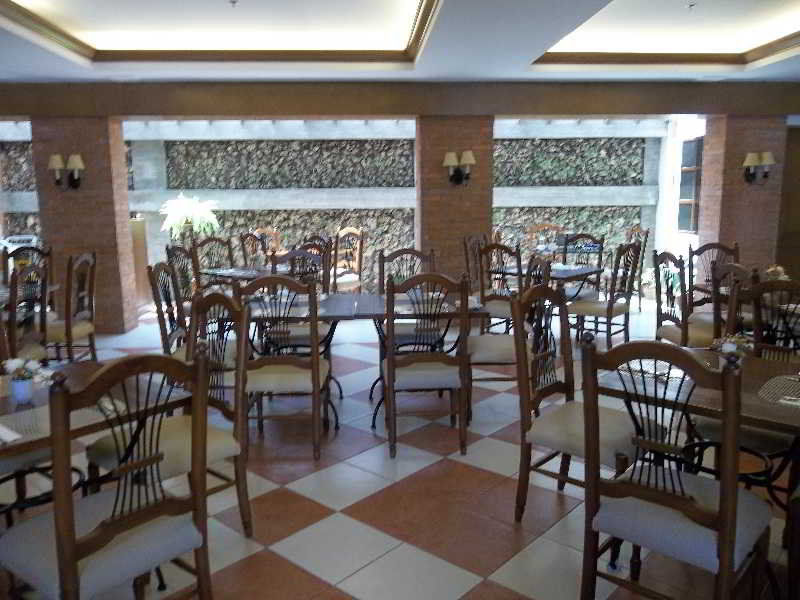 Hotel Emilia Davao Екстер'єр фото