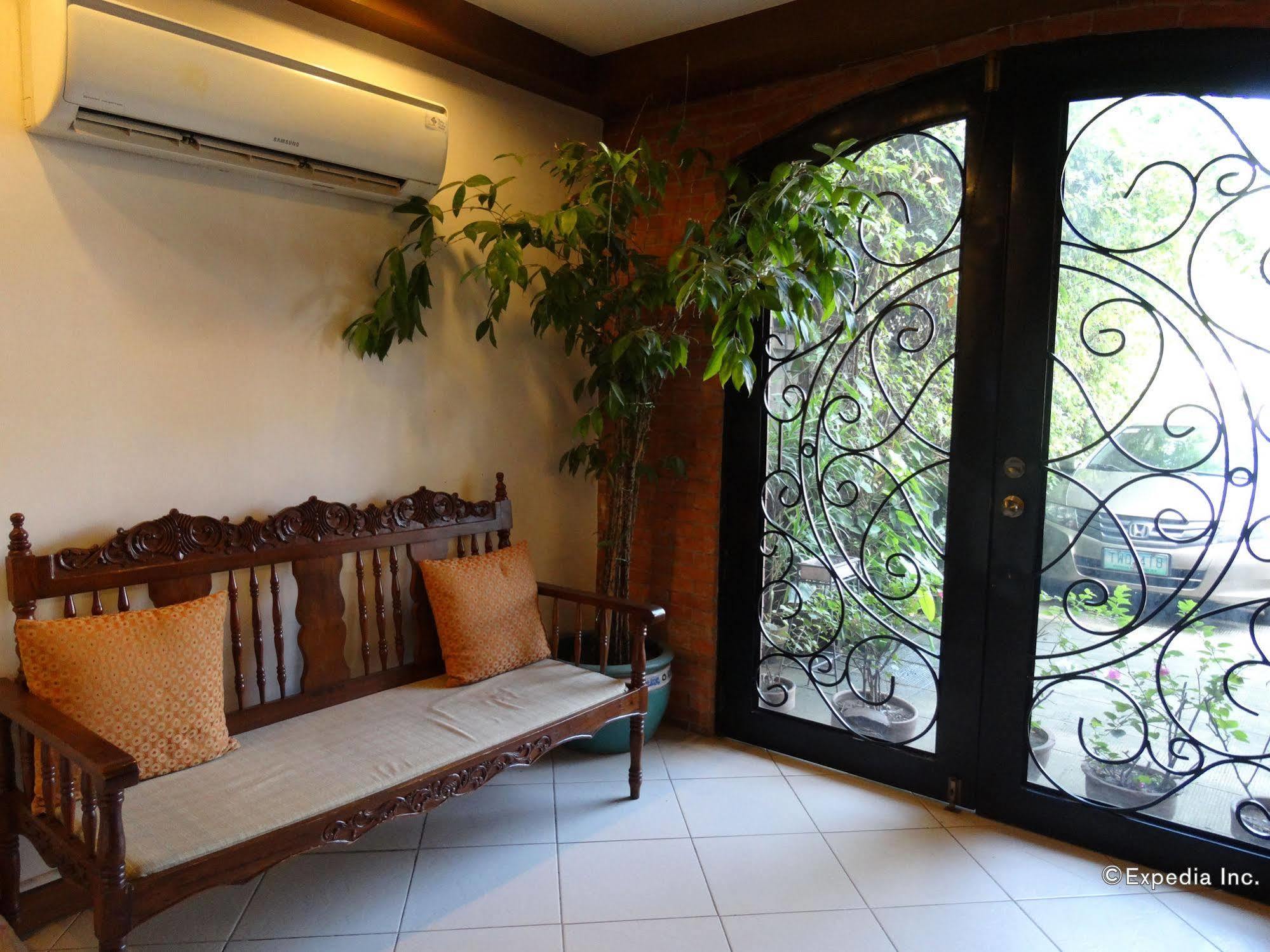 Hotel Emilia Davao Екстер'єр фото