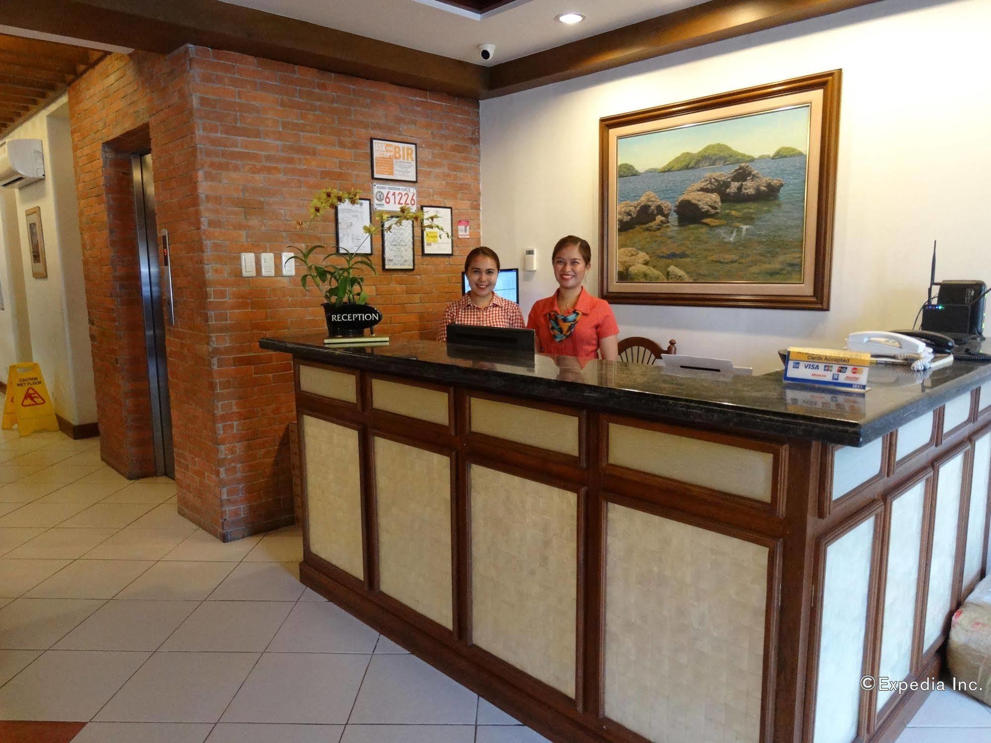 Hotel Emilia Davao Екстер'єр фото