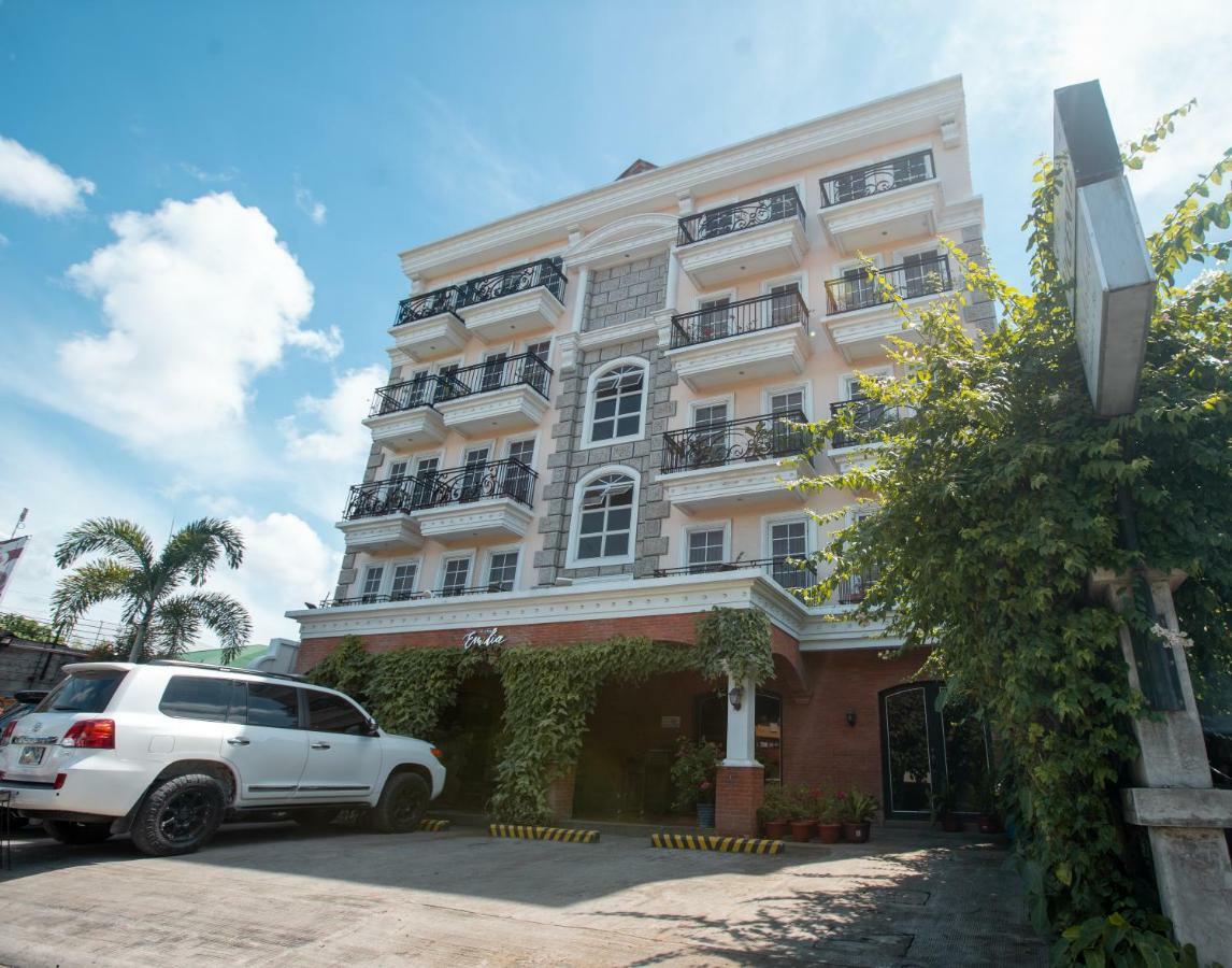 Hotel Emilia Davao Екстер'єр фото
