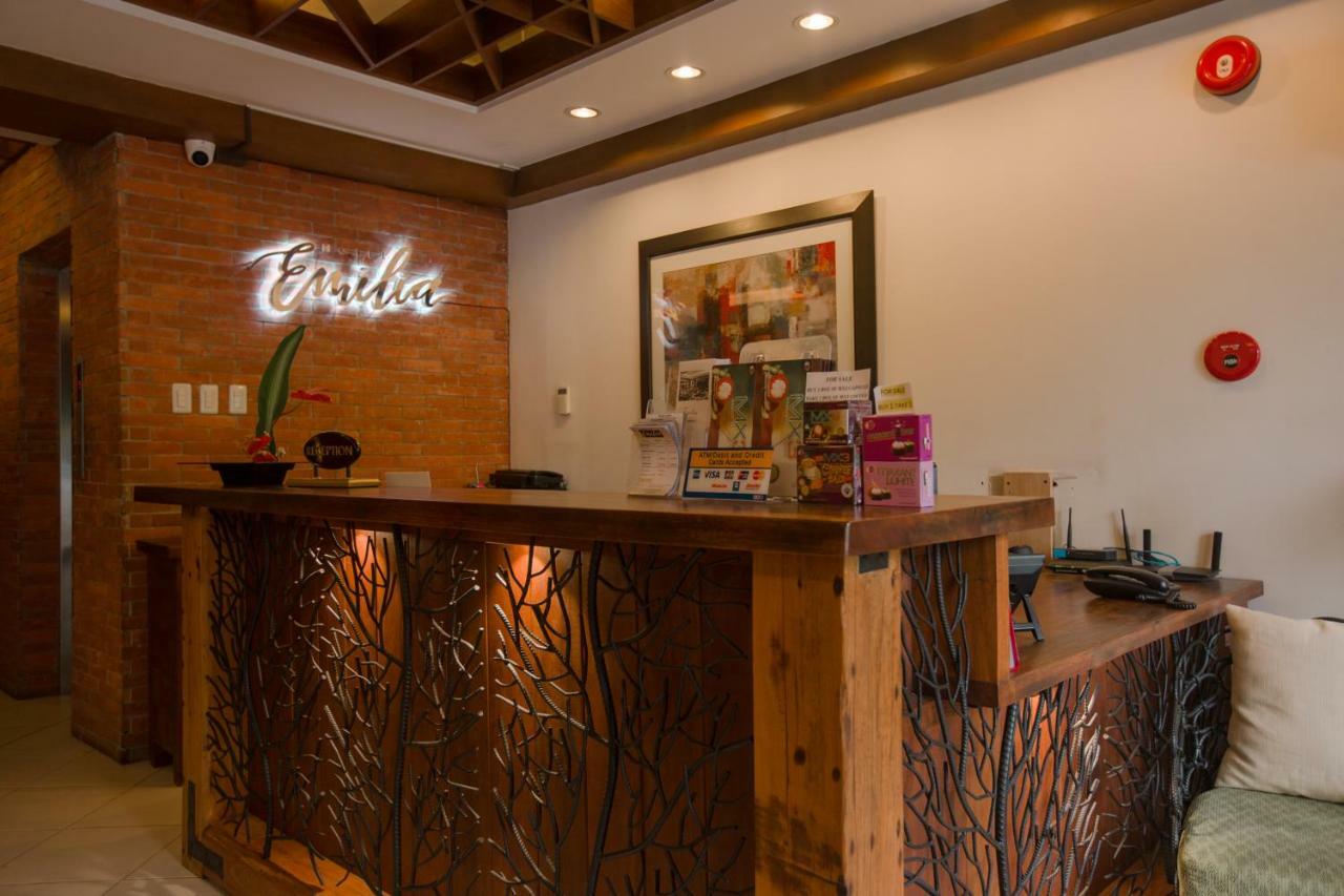 Hotel Emilia Davao Екстер'єр фото